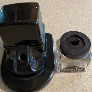 Antique Carters Ink well with 2oz empty ink bottle